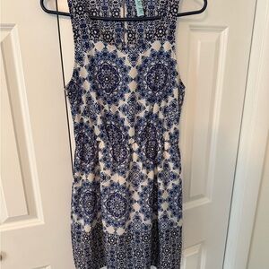 Blue and White Patterned Sleeveless Dress